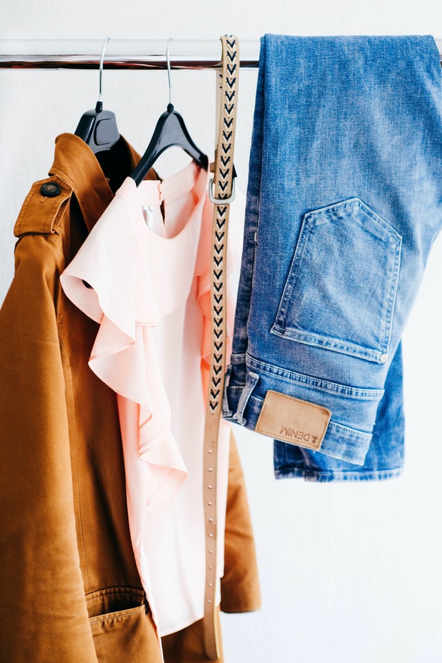 second hand shopping for a sustainable lifestyle - capsule wardrobe - slow fashion