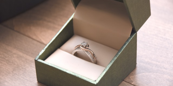 15 ethical engagement ring brands - Photo by Jackie Tsang on Unsplash